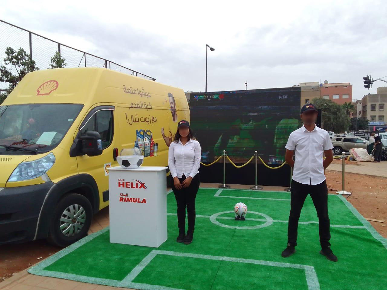 Équipe brandée distribution flyers Casablanca